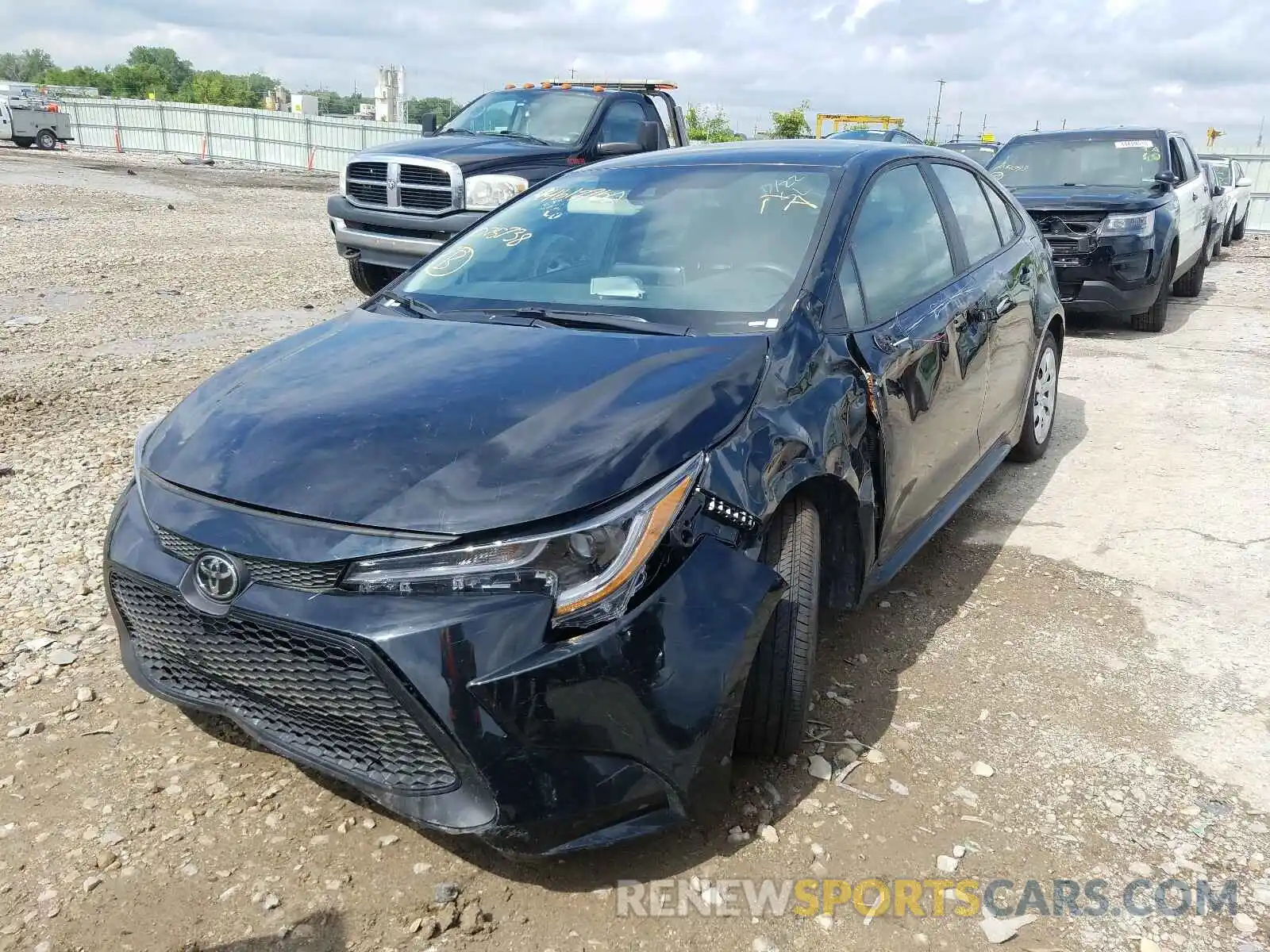 2 Photograph of a damaged car 5YFEPRAE5LP075738 TOYOTA COROLLA 2020