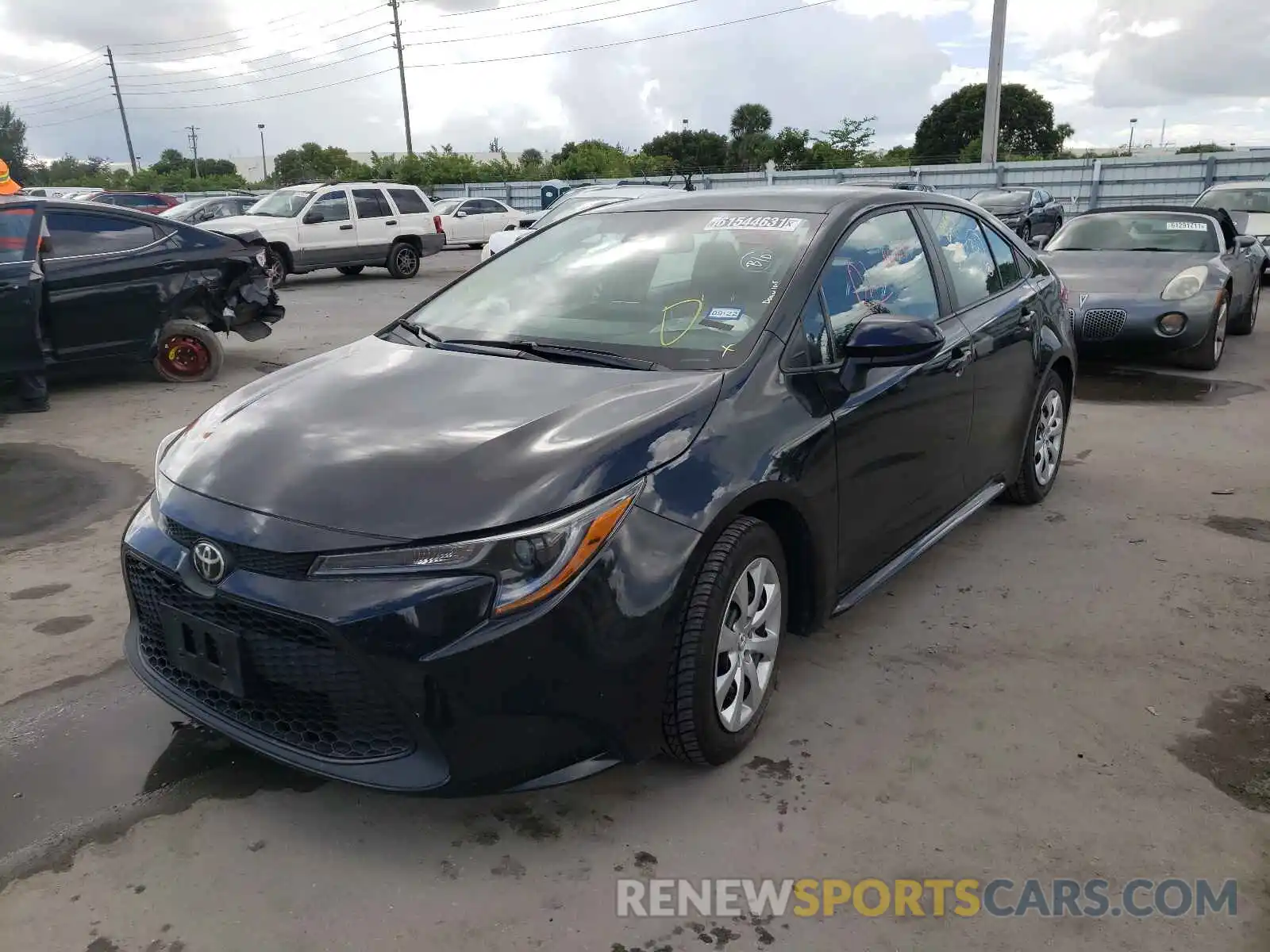 2 Photograph of a damaged car 5YFEPRAE5LP075755 TOYOTA COROLLA 2020