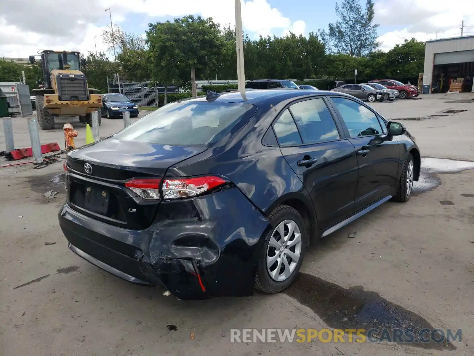 4 Photograph of a damaged car 5YFEPRAE5LP075755 TOYOTA COROLLA 2020