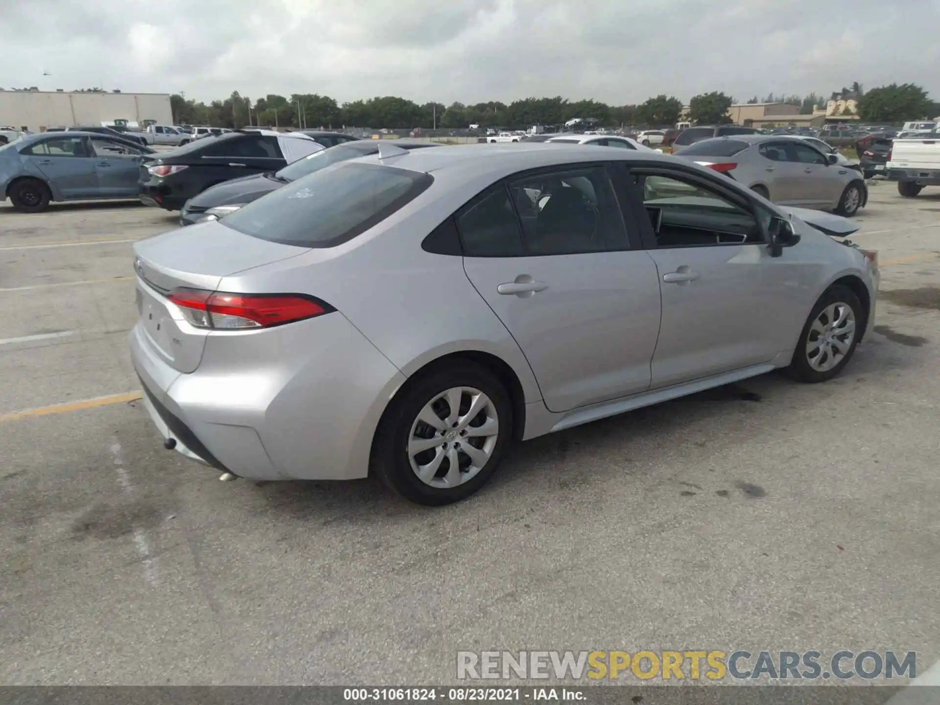 4 Photograph of a damaged car 5YFEPRAE5LP077022 TOYOTA COROLLA 2020