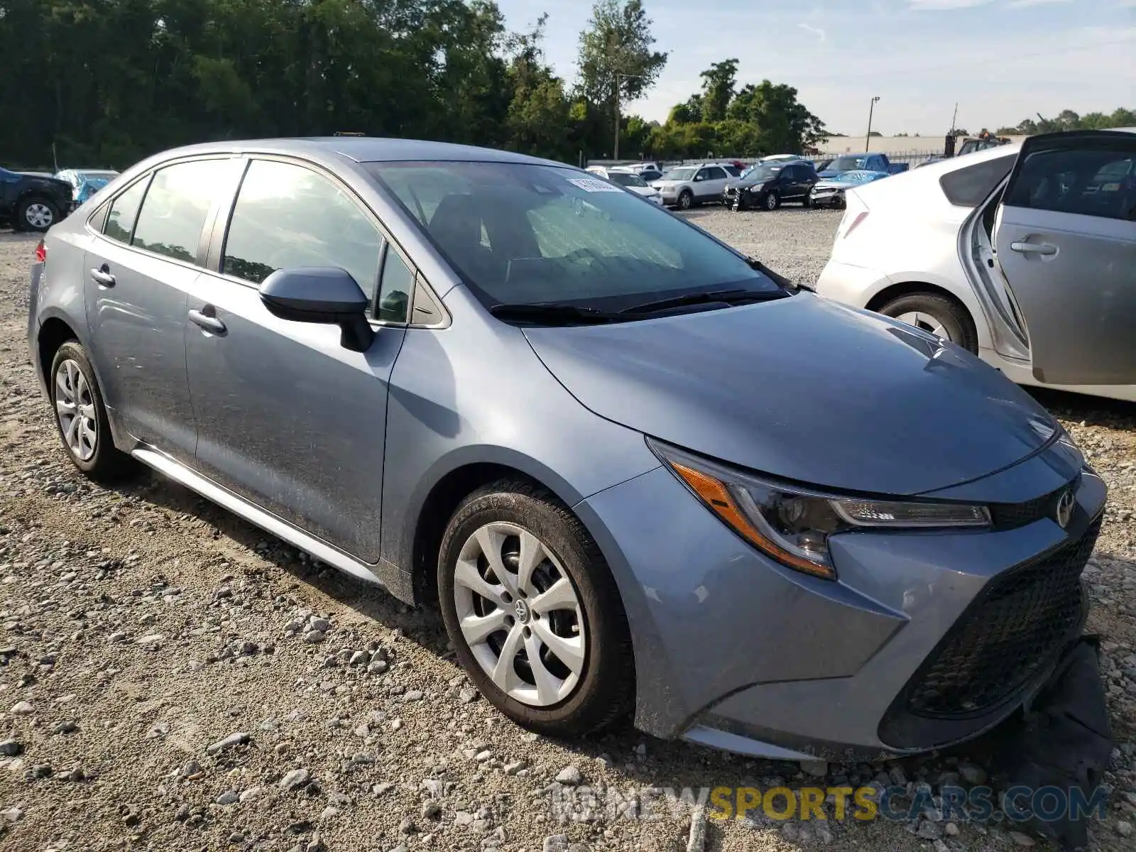 1 Photograph of a damaged car 5YFEPRAE5LP077361 TOYOTA COROLLA 2020