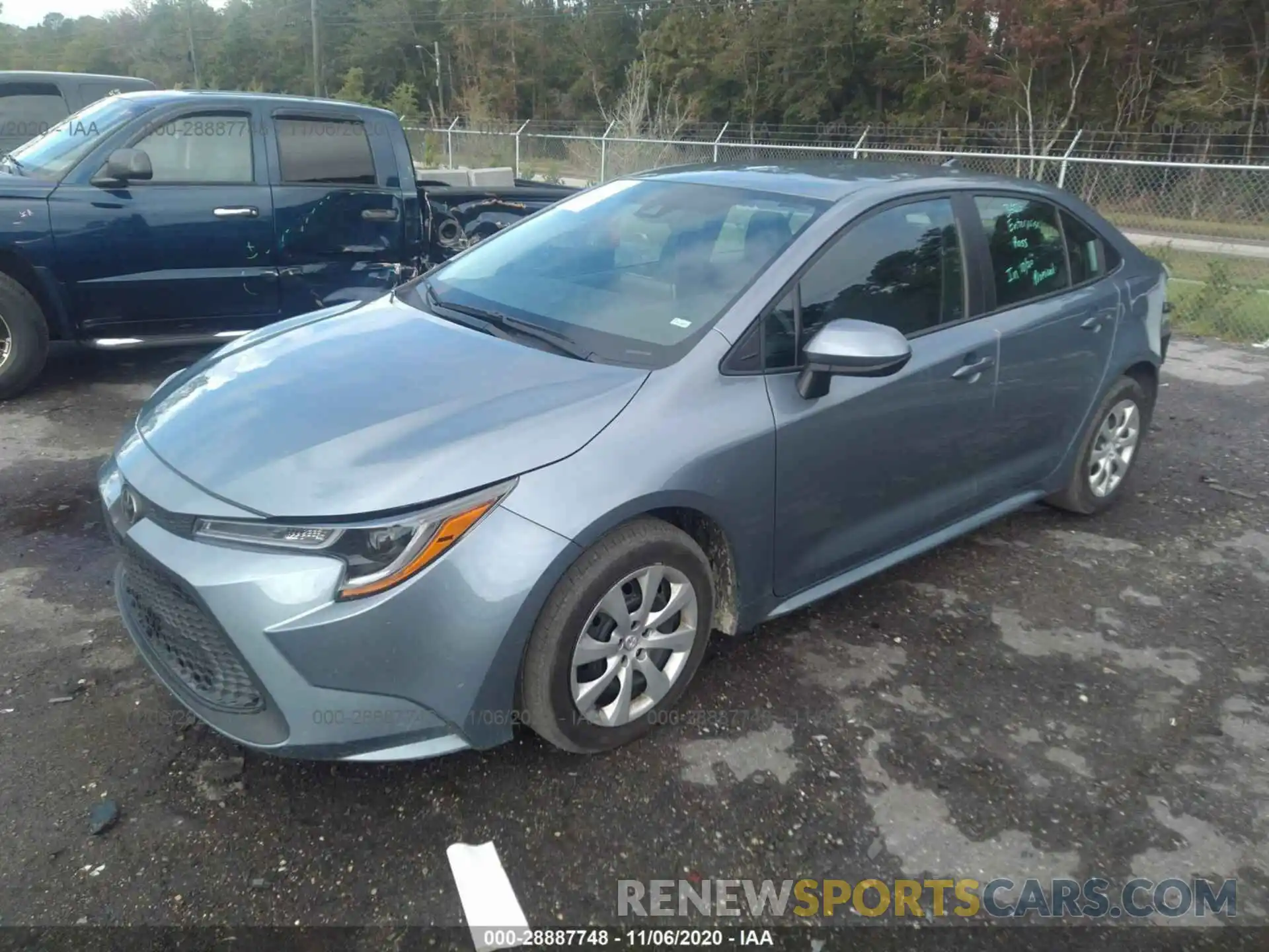 2 Photograph of a damaged car 5YFEPRAE5LP078087 TOYOTA COROLLA 2020