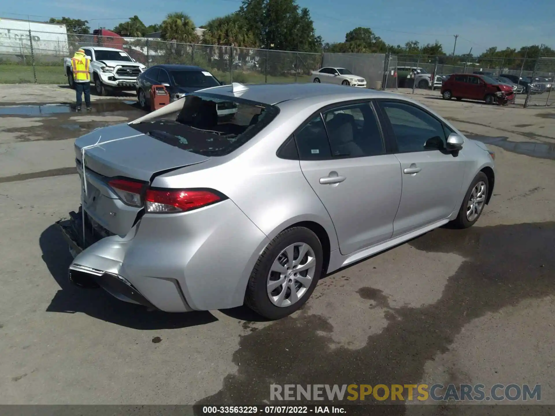 4 Photograph of a damaged car 5YFEPRAE5LP078767 TOYOTA COROLLA 2020