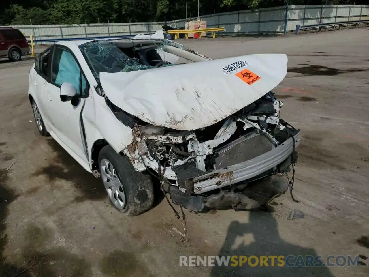 1 Photograph of a damaged car 5YFEPRAE5LP079806 TOYOTA COROLLA 2020