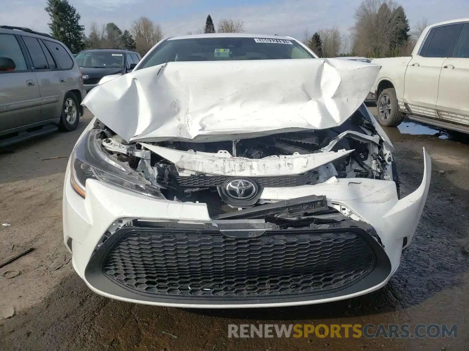 9 Photograph of a damaged car 5YFEPRAE5LP079918 TOYOTA COROLLA 2020