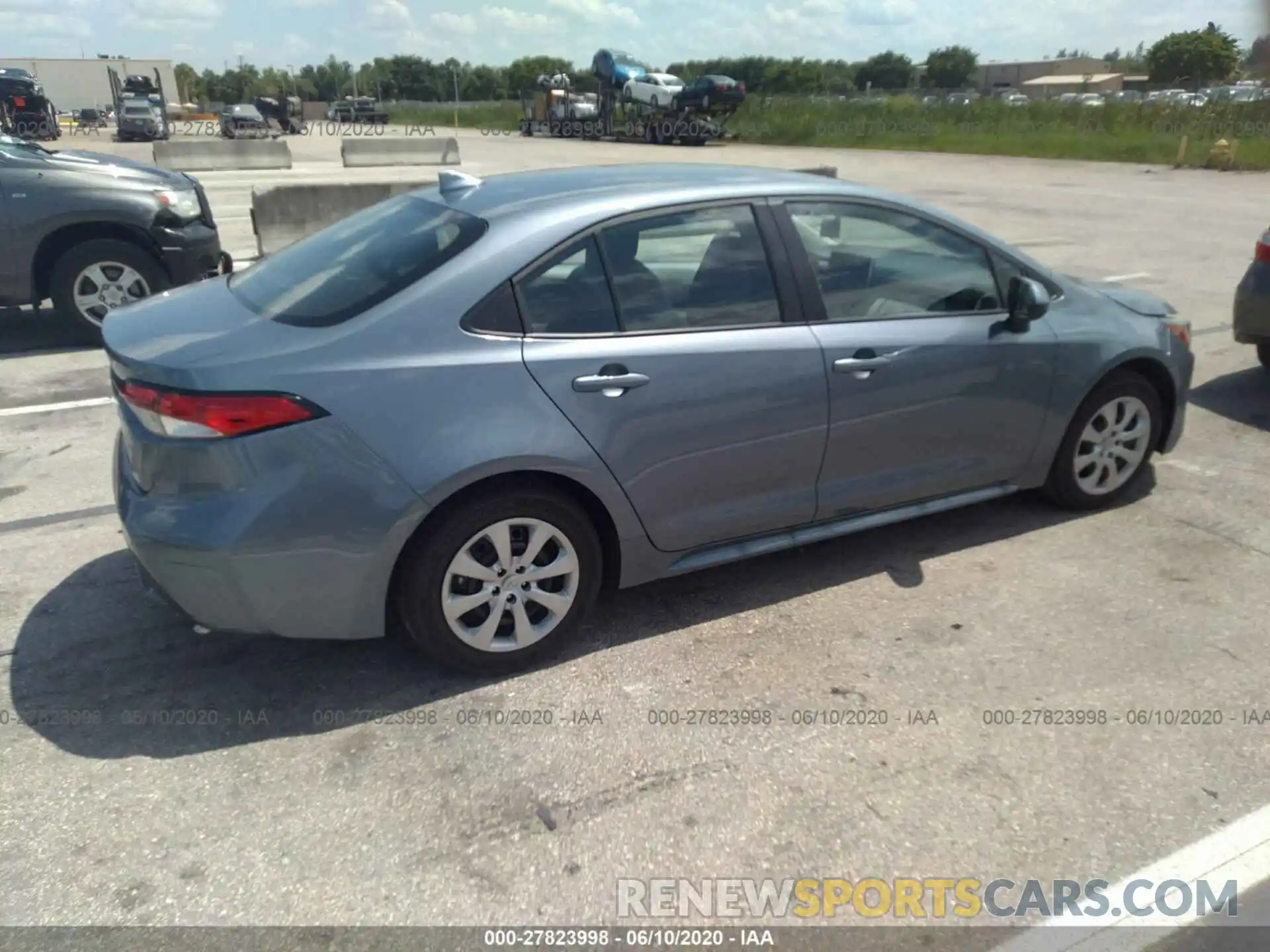 4 Photograph of a damaged car 5YFEPRAE5LP082334 TOYOTA COROLLA 2020