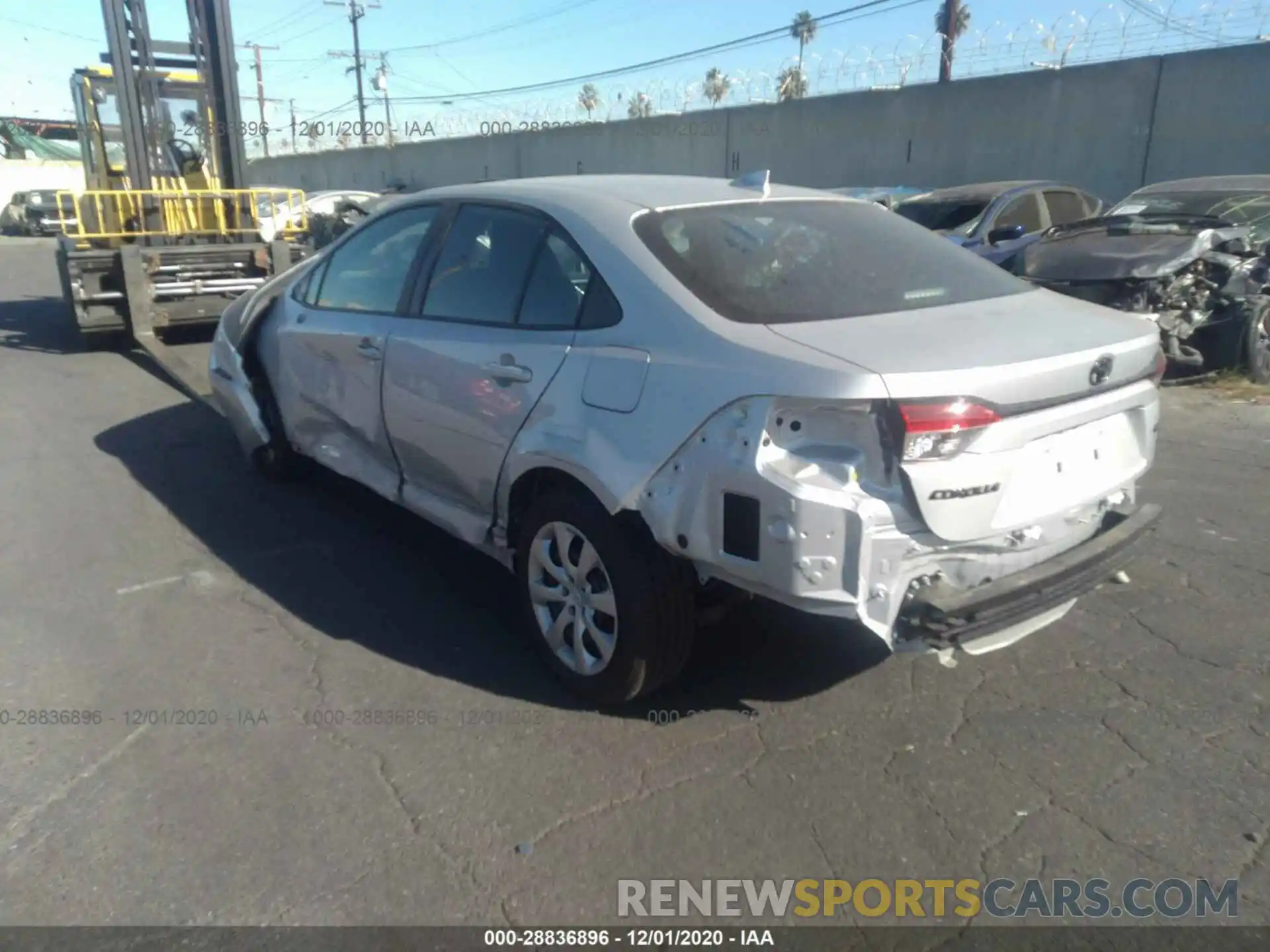 3 Photograph of a damaged car 5YFEPRAE5LP082673 TOYOTA COROLLA 2020