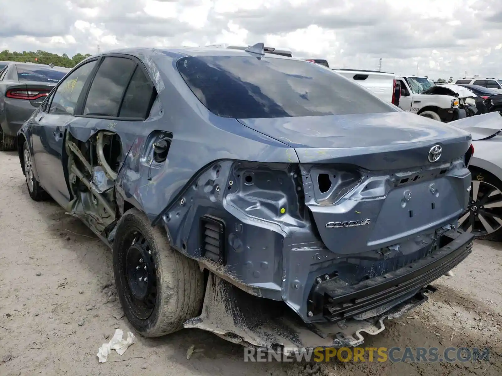 3 Photograph of a damaged car 5YFEPRAE5LP083077 TOYOTA COROLLA 2020