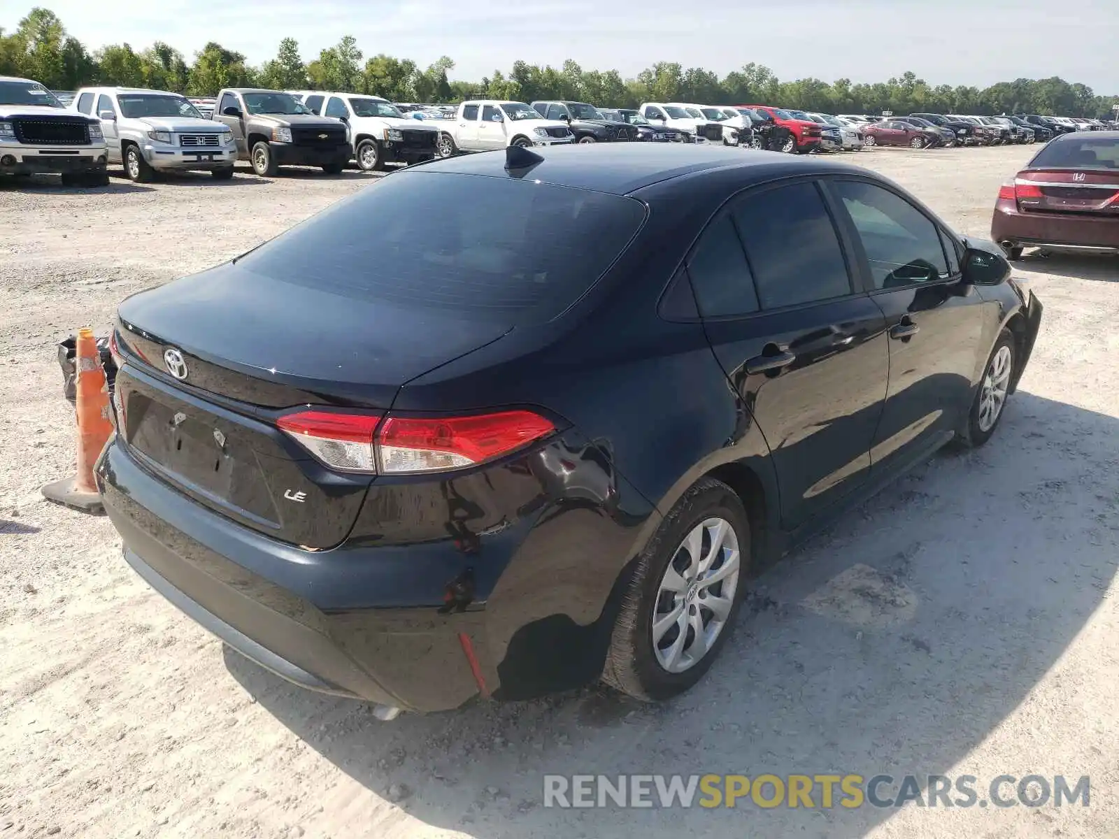 4 Photograph of a damaged car 5YFEPRAE5LP083113 TOYOTA COROLLA 2020