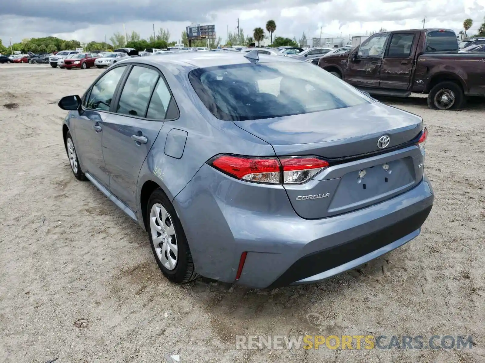 3 Photograph of a damaged car 5YFEPRAE5LP085265 TOYOTA COROLLA 2020