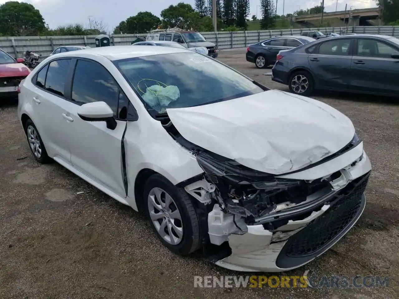 1 Photograph of a damaged car 5YFEPRAE5LP085539 TOYOTA COROLLA 2020