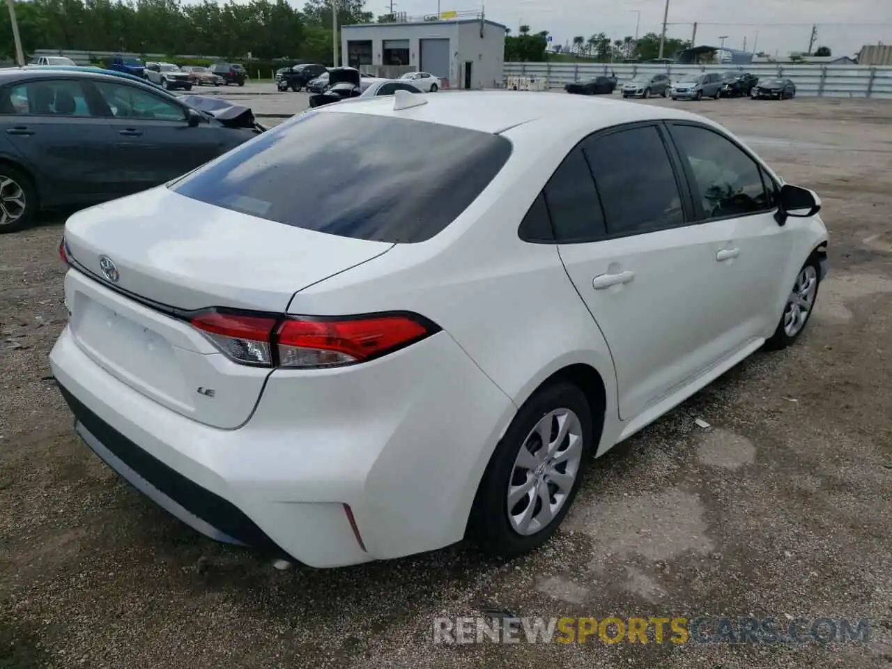 4 Photograph of a damaged car 5YFEPRAE5LP085539 TOYOTA COROLLA 2020