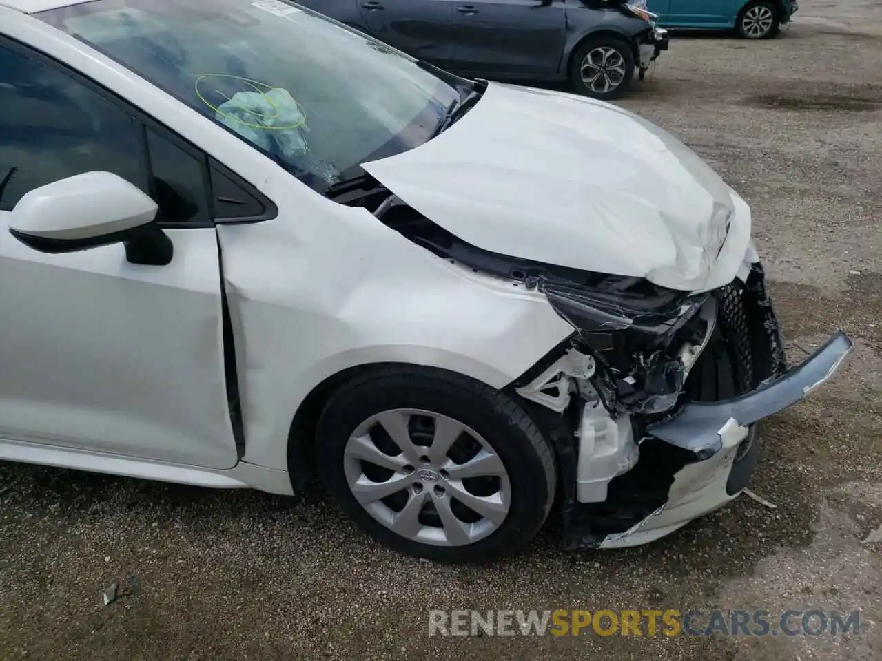 9 Photograph of a damaged car 5YFEPRAE5LP085539 TOYOTA COROLLA 2020