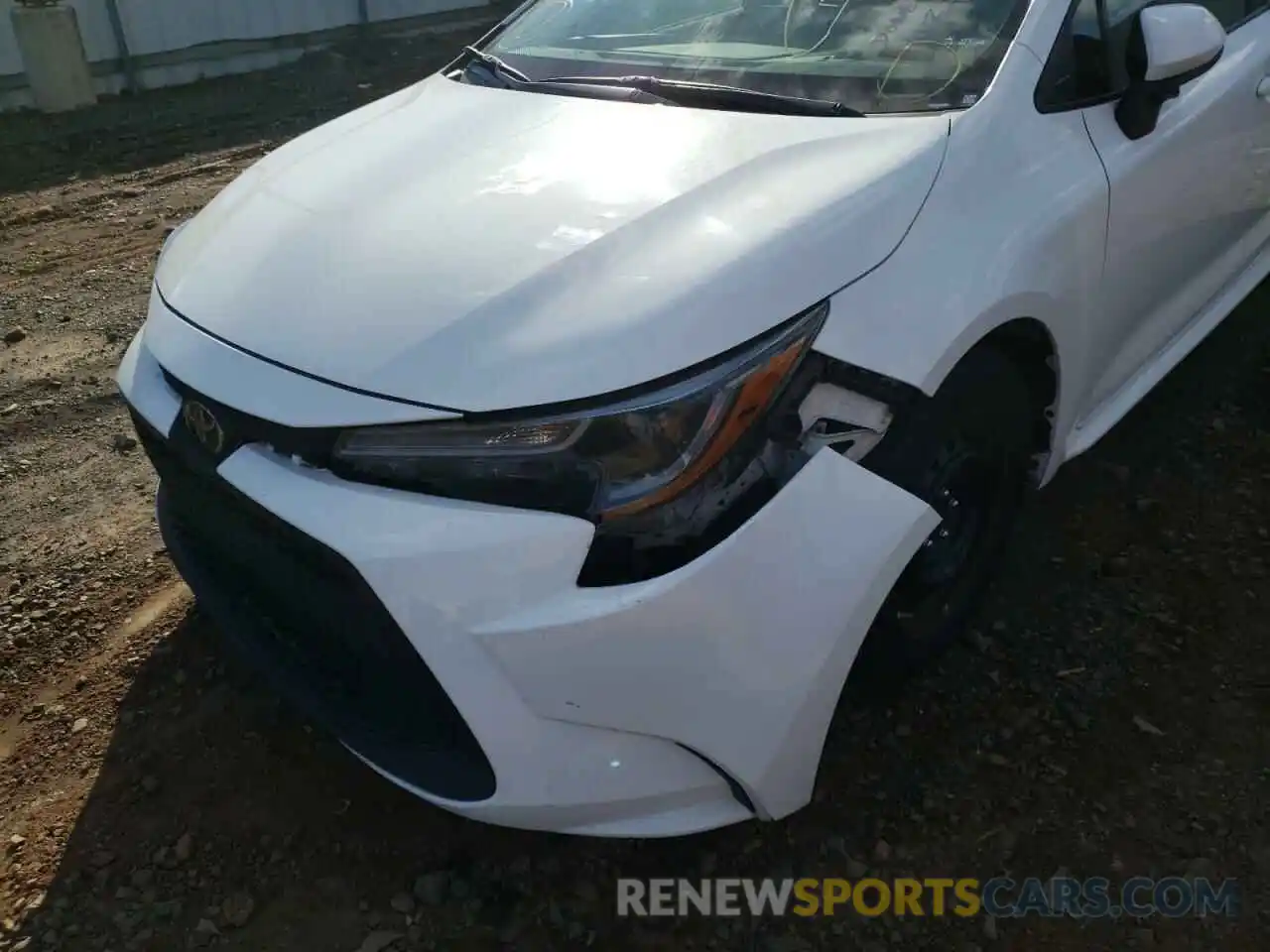 9 Photograph of a damaged car 5YFEPRAE5LP086786 TOYOTA COROLLA 2020