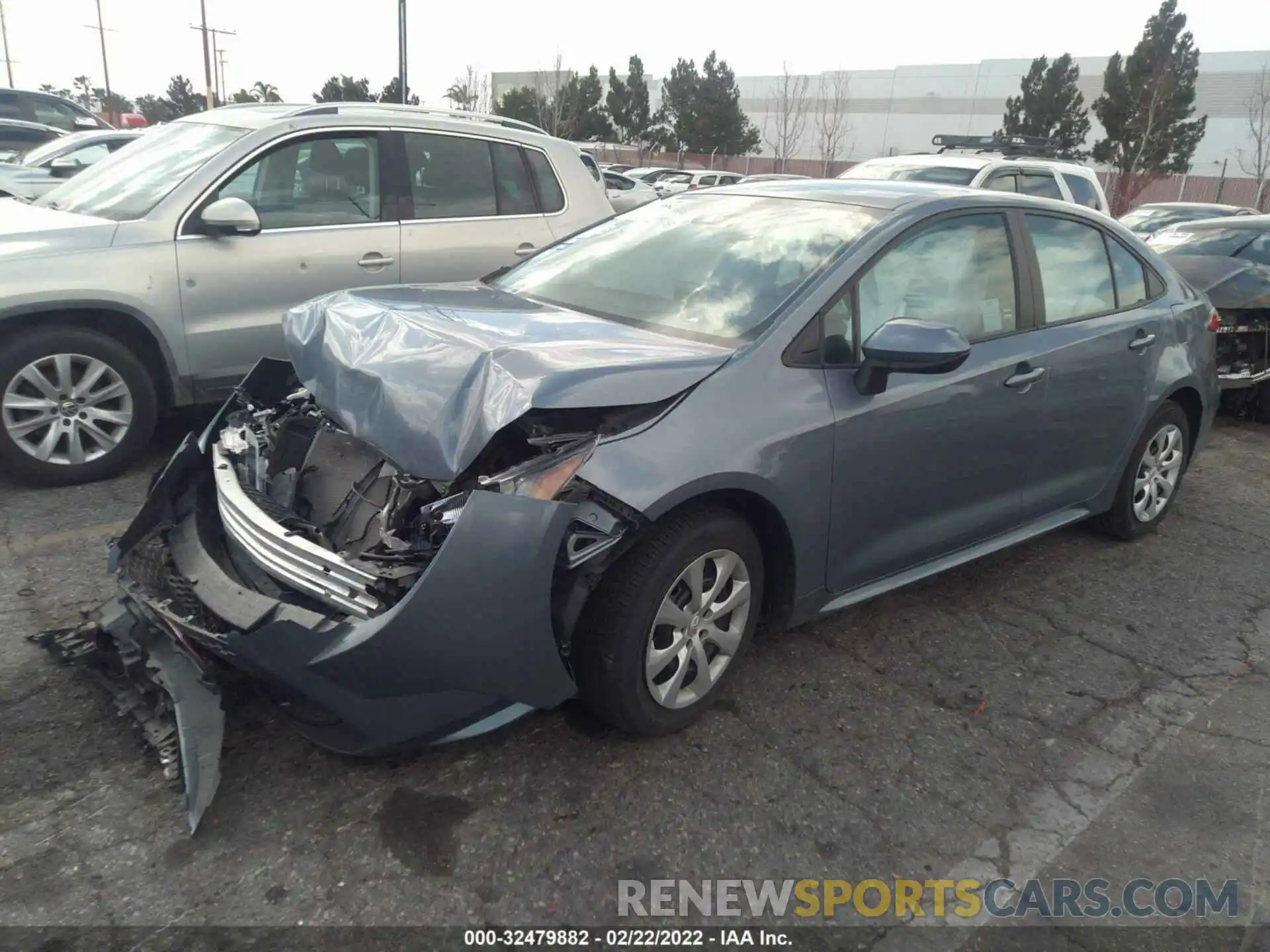 2 Photograph of a damaged car 5YFEPRAE5LP087565 TOYOTA COROLLA 2020