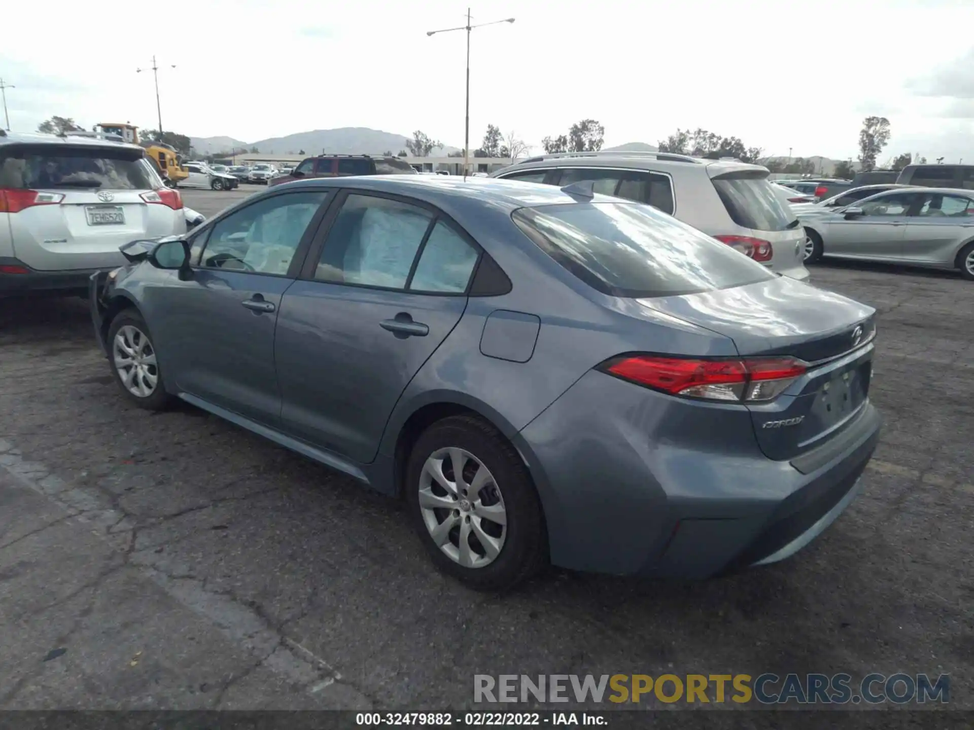 3 Photograph of a damaged car 5YFEPRAE5LP087565 TOYOTA COROLLA 2020