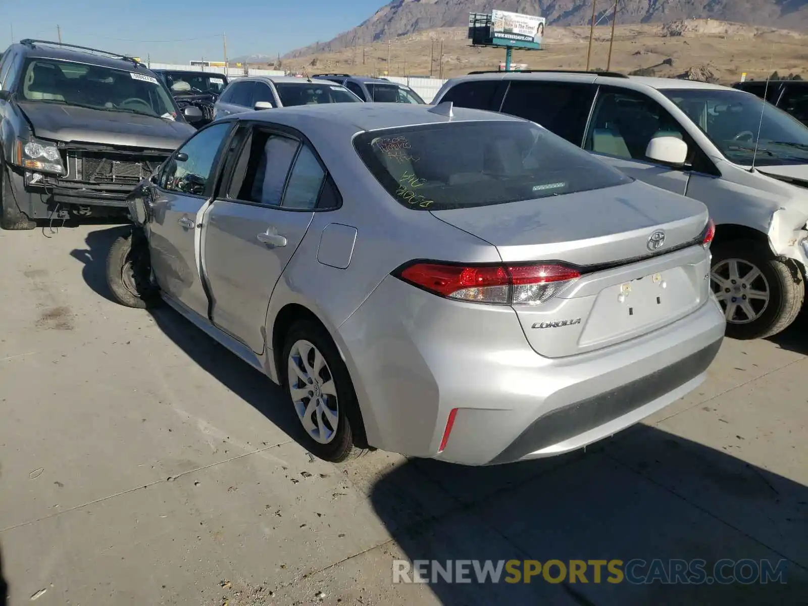 3 Photograph of a damaged car 5YFEPRAE5LP088277 TOYOTA COROLLA 2020