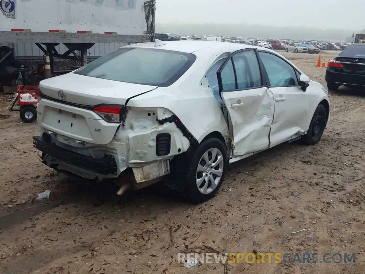 4 Photograph of a damaged car 5YFEPRAE5LP088909 TOYOTA COROLLA 2020