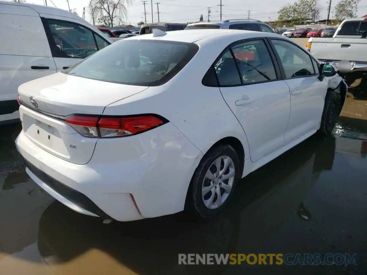 4 Photograph of a damaged car 5YFEPRAE5LP089512 TOYOTA COROLLA 2020