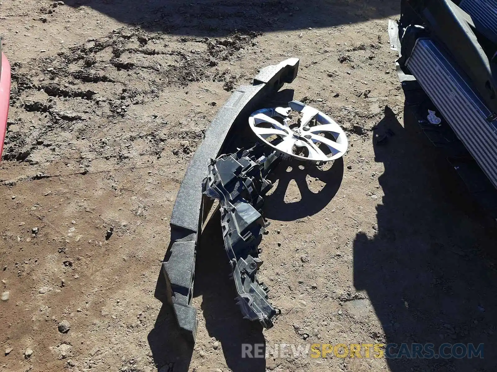 9 Photograph of a damaged car 5YFEPRAE5LP091695 TOYOTA COROLLA 2020