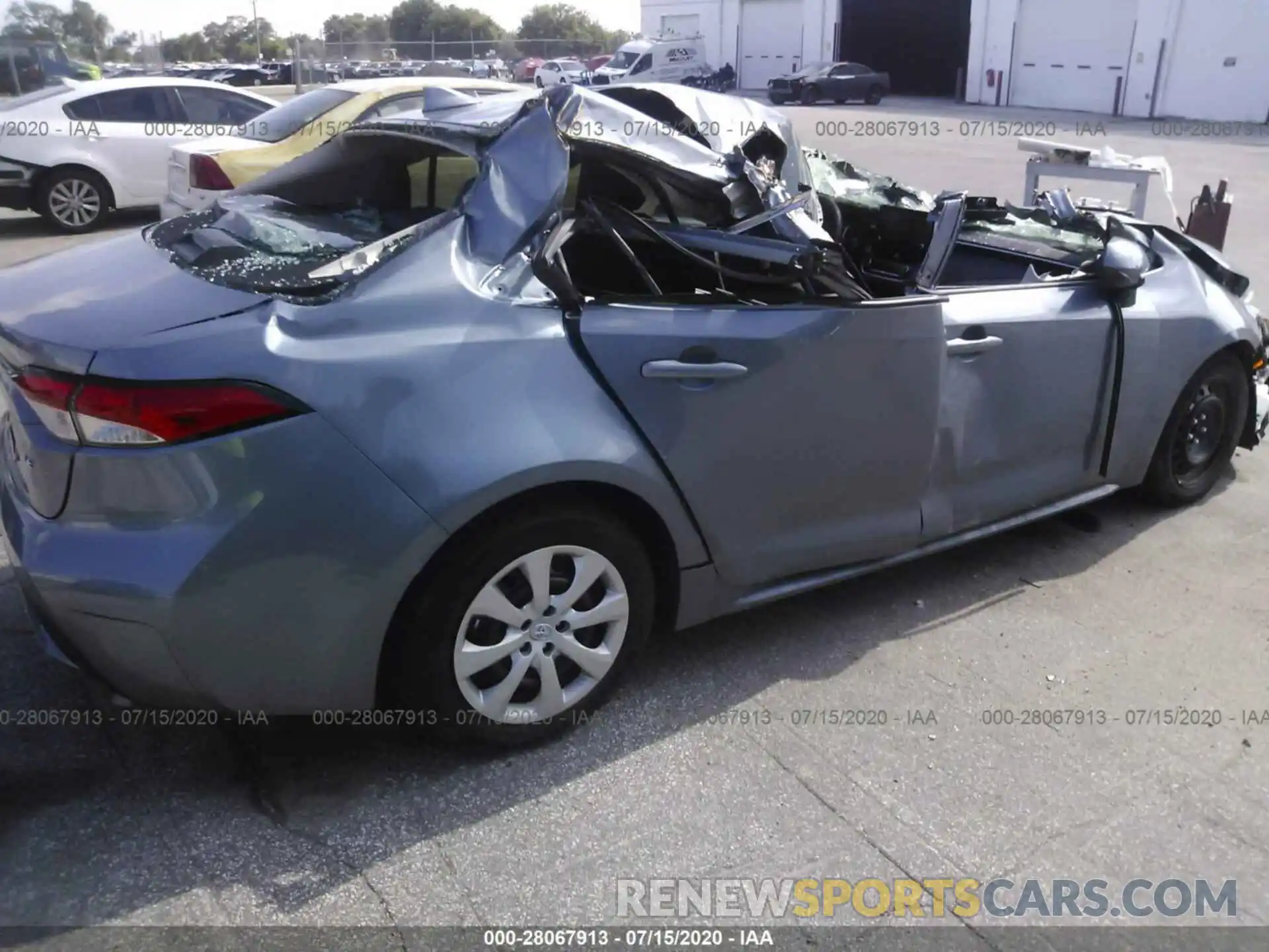 4 Photograph of a damaged car 5YFEPRAE5LP092412 TOYOTA COROLLA 2020