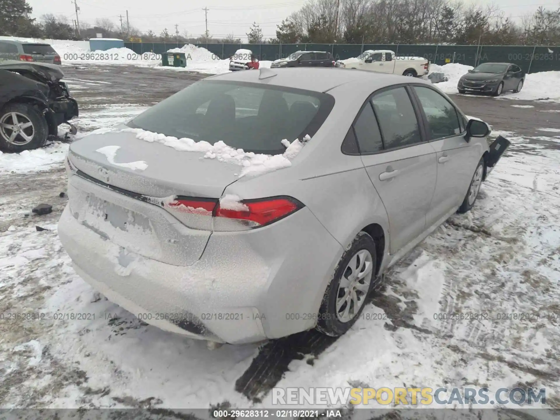 4 Photograph of a damaged car 5YFEPRAE5LP092667 TOYOTA COROLLA 2020