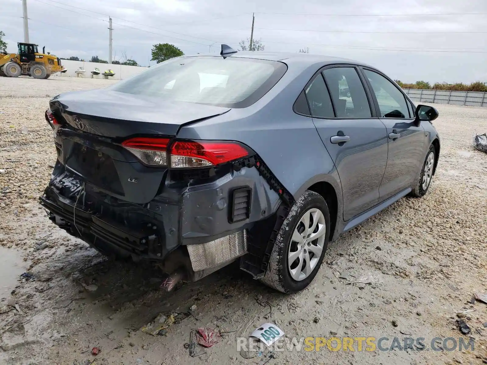 4 Photograph of a damaged car 5YFEPRAE5LP093012 TOYOTA COROLLA 2020