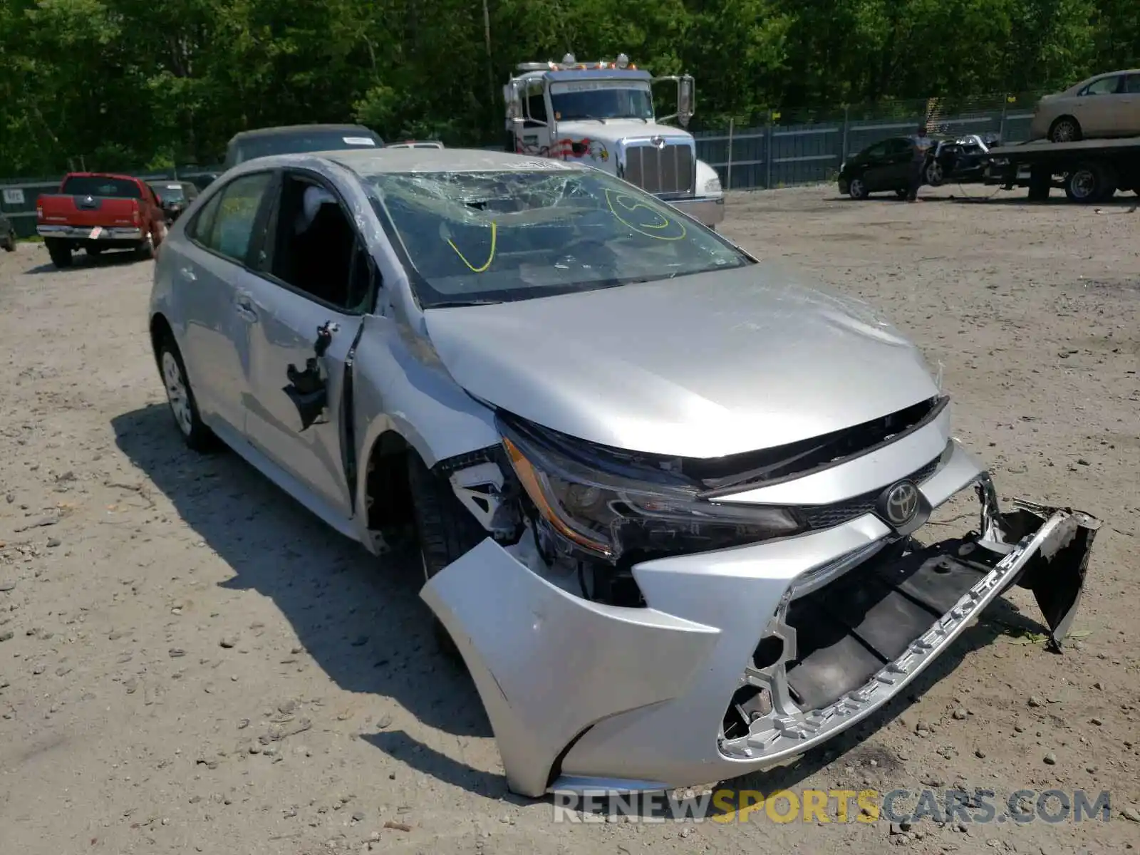 1 Photograph of a damaged car 5YFEPRAE5LP093771 TOYOTA COROLLA 2020