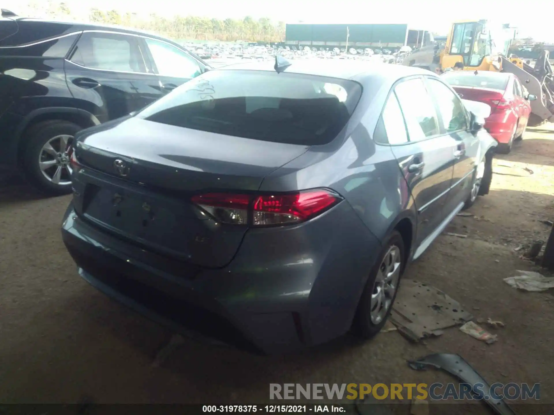 4 Photograph of a damaged car 5YFEPRAE5LP094032 TOYOTA COROLLA 2020