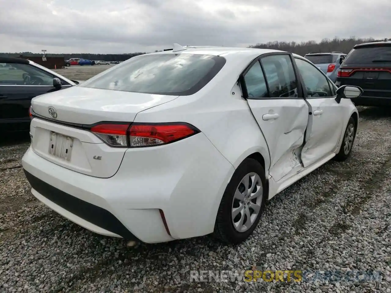 4 Photograph of a damaged car 5YFEPRAE5LP094533 TOYOTA COROLLA 2020