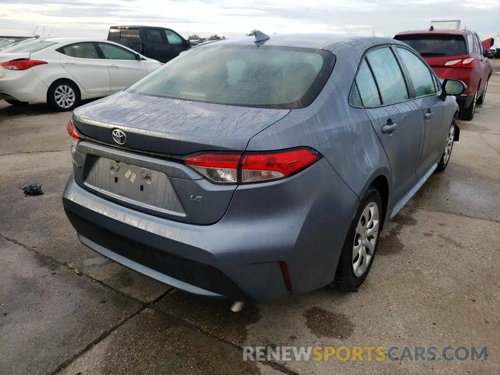 4 Photograph of a damaged car 5YFEPRAE5LP096878 TOYOTA COROLLA 2020