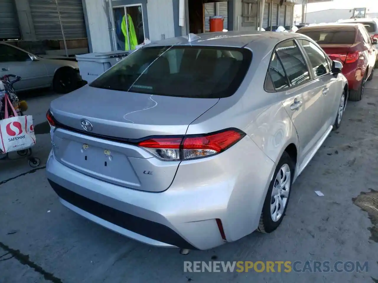 4 Photograph of a damaged car 5YFEPRAE5LP097416 TOYOTA COROLLA 2020