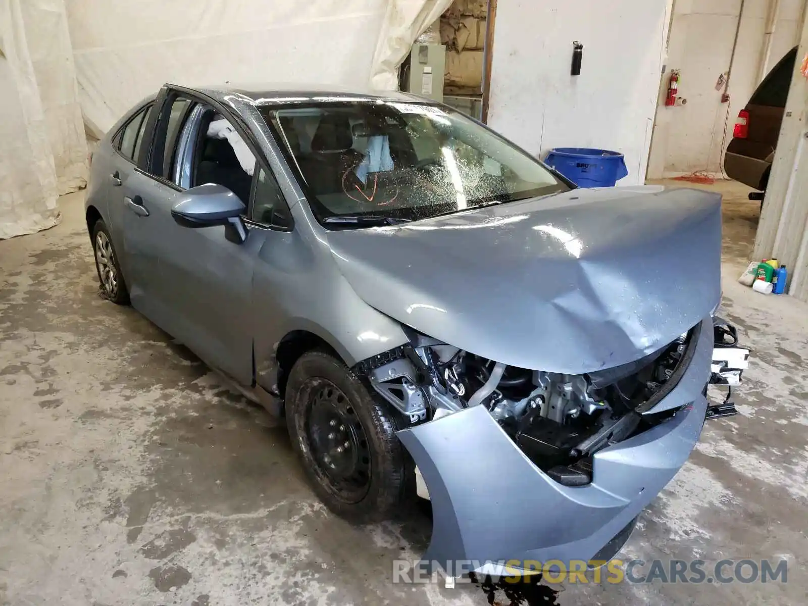 1 Photograph of a damaged car 5YFEPRAE5LP097660 TOYOTA COROLLA 2020