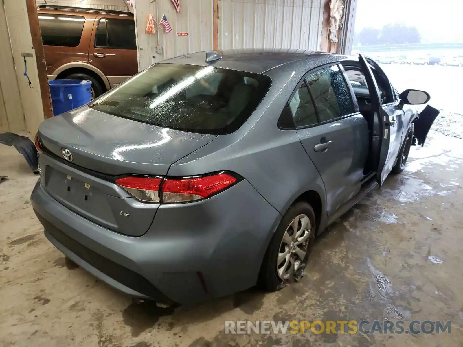 4 Photograph of a damaged car 5YFEPRAE5LP097660 TOYOTA COROLLA 2020