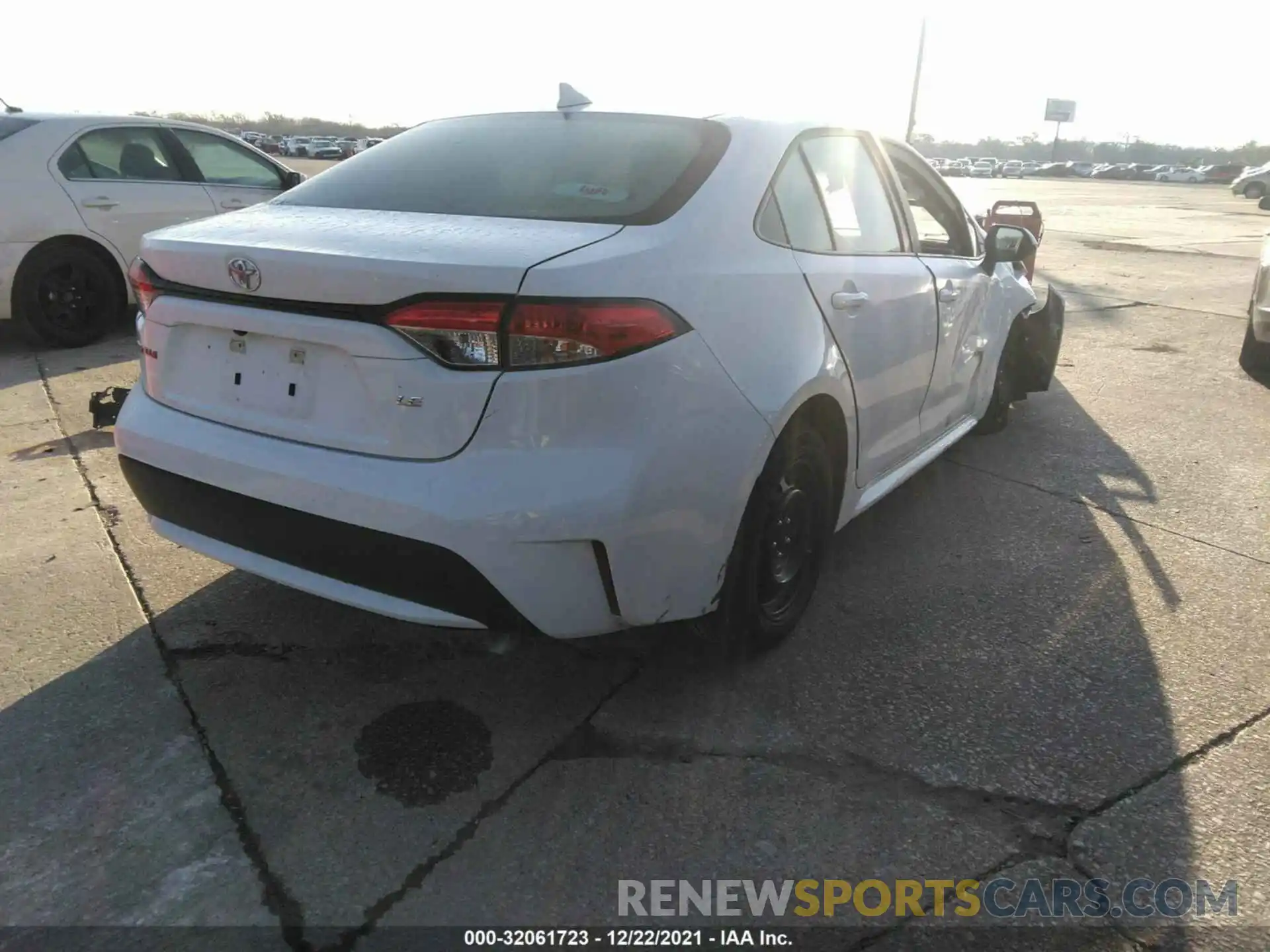 4 Photograph of a damaged car 5YFEPRAE5LP099893 TOYOTA COROLLA 2020