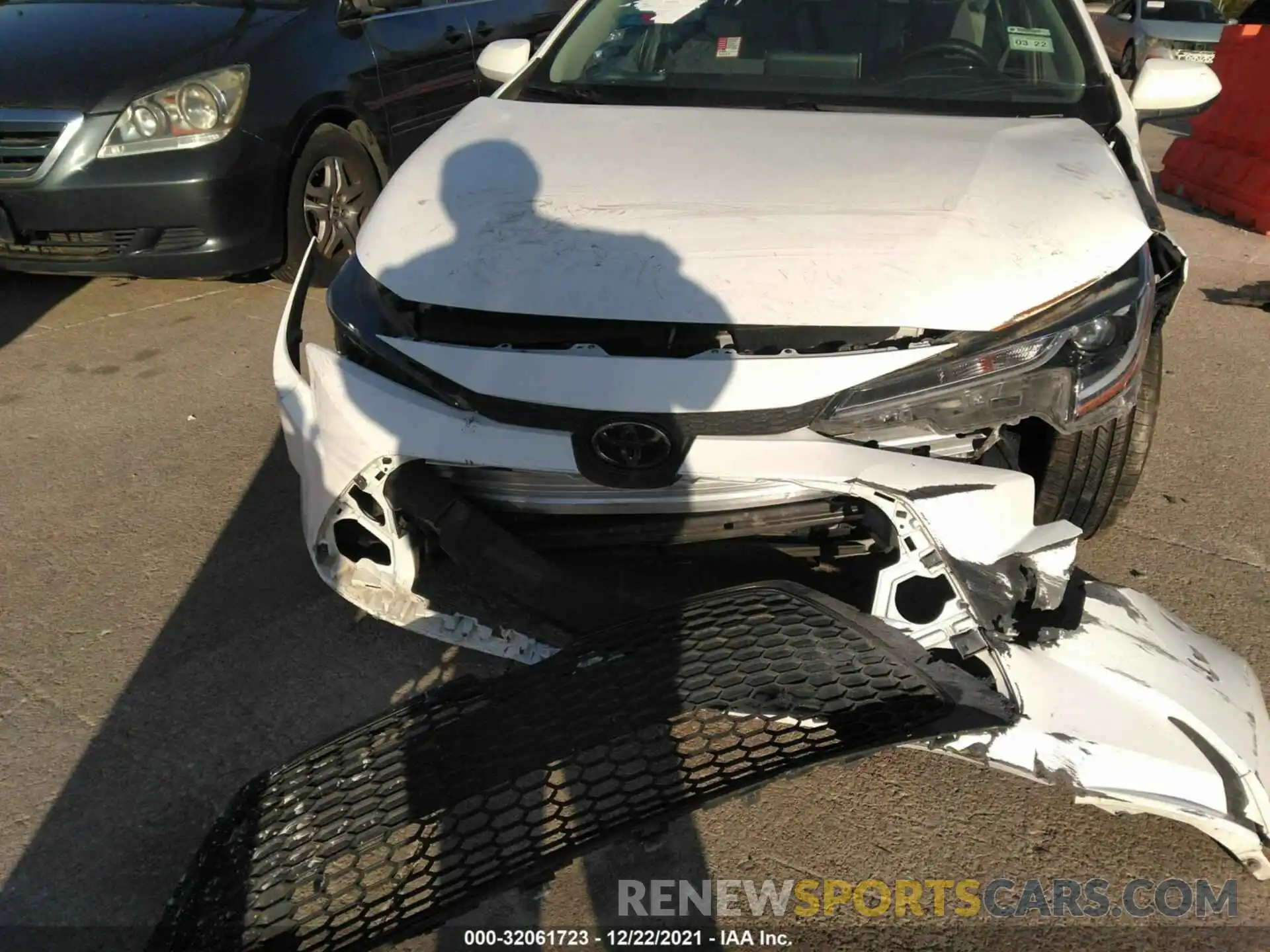 6 Photograph of a damaged car 5YFEPRAE5LP099893 TOYOTA COROLLA 2020