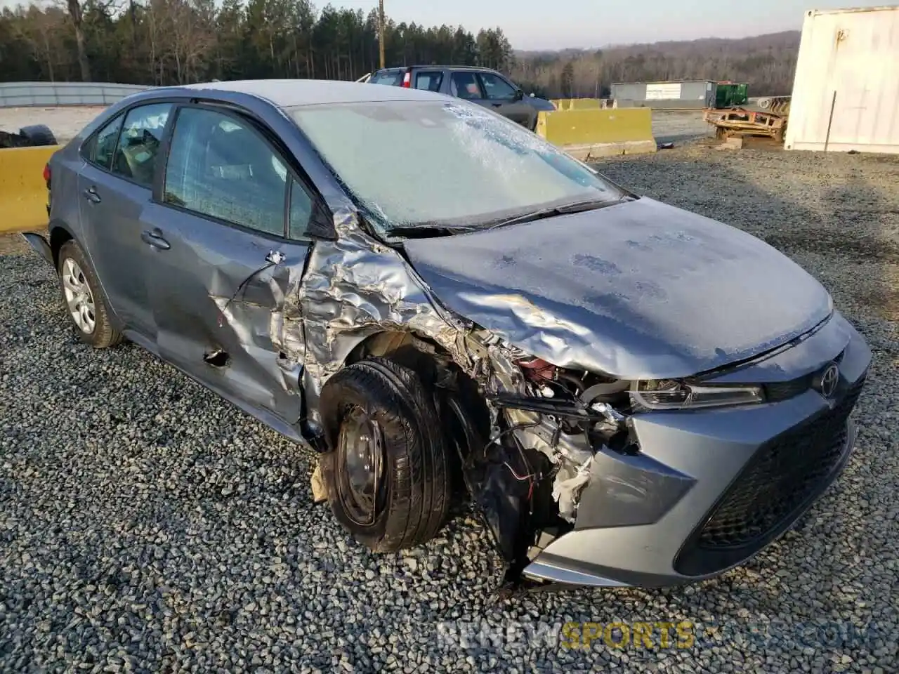 1 Photograph of a damaged car 5YFEPRAE5LP099943 TOYOTA COROLLA 2020