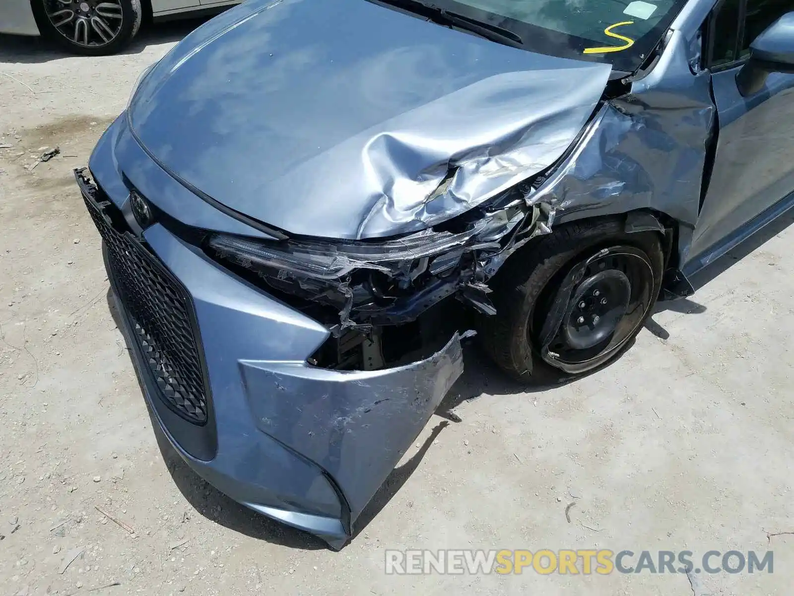 9 Photograph of a damaged car 5YFEPRAE5LP100962 TOYOTA COROLLA 2020