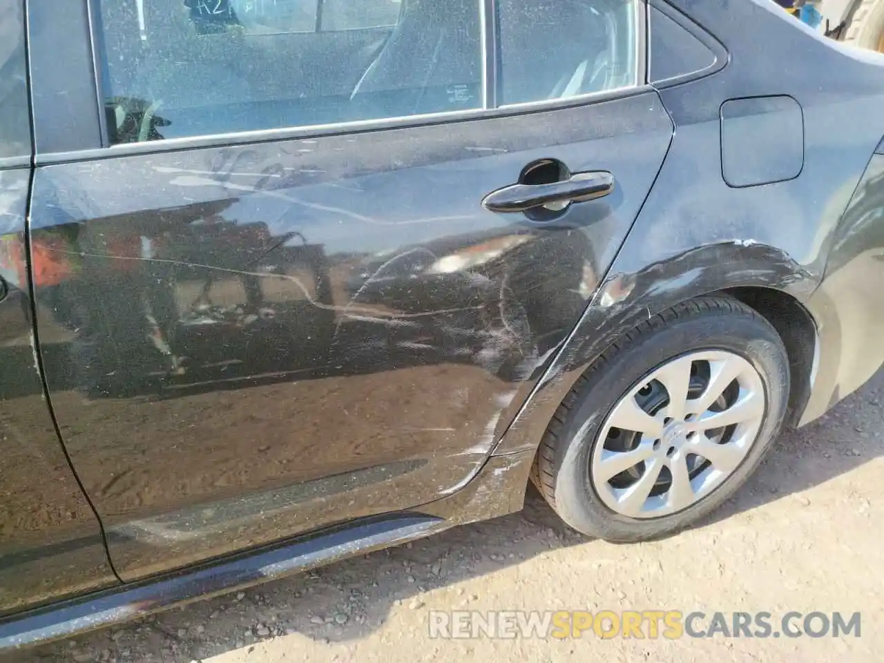 9 Photograph of a damaged car 5YFEPRAE5LP101156 TOYOTA COROLLA 2020