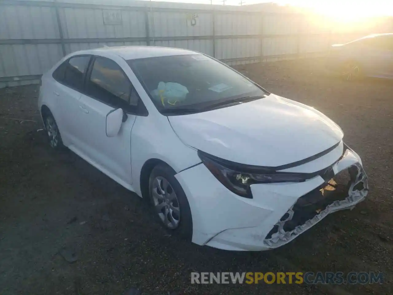 1 Photograph of a damaged car 5YFEPRAE5LP101643 TOYOTA COROLLA 2020