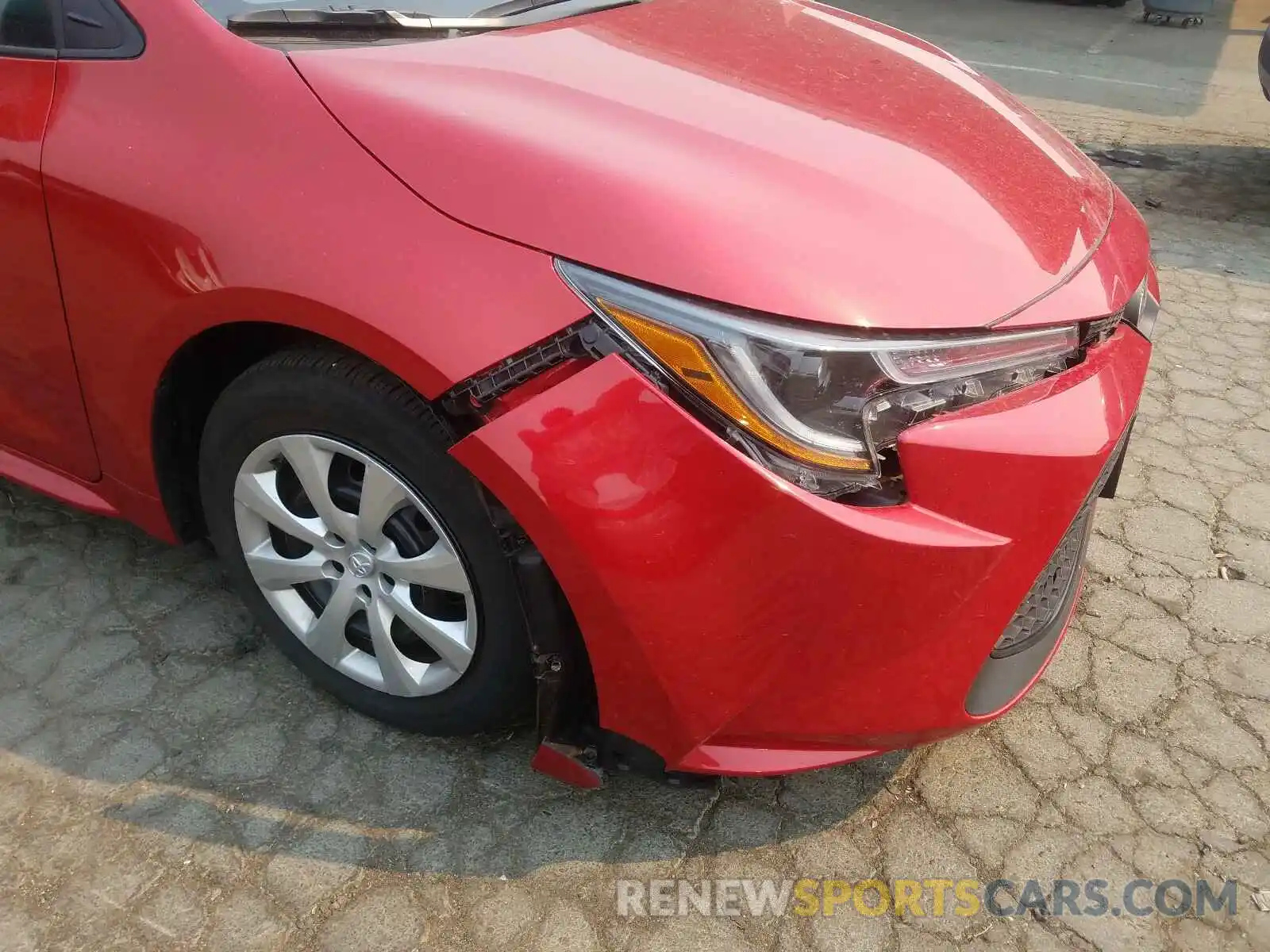 9 Photograph of a damaged car 5YFEPRAE5LP102663 TOYOTA COROLLA 2020