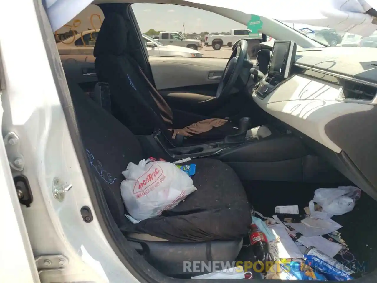 5 Photograph of a damaged car 5YFEPRAE5LP103070 TOYOTA COROLLA 2020