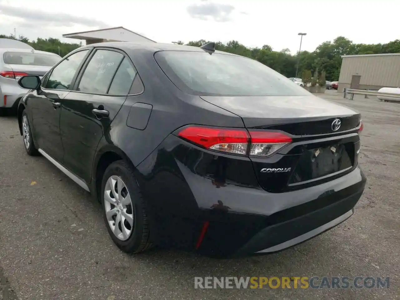 3 Photograph of a damaged car 5YFEPRAE5LP105286 TOYOTA COROLLA 2020