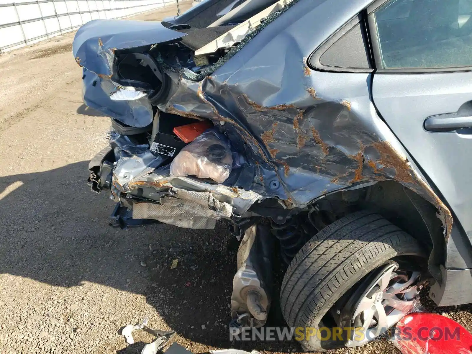 9 Фотография поврежденного автомобиля 5YFEPRAE5LP105580 TOYOTA COROLLA 2020