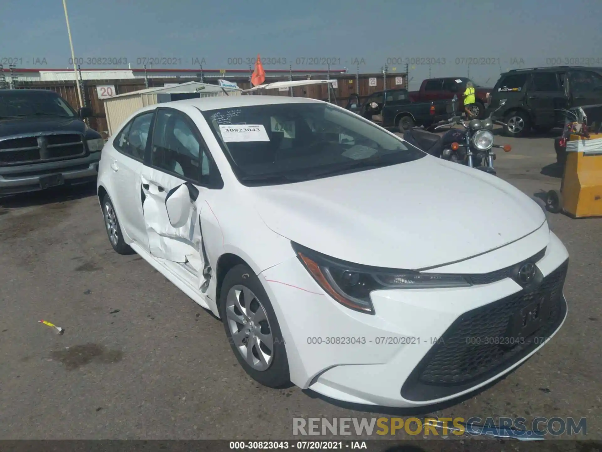 1 Photograph of a damaged car 5YFEPRAE5LP105790 TOYOTA COROLLA 2020