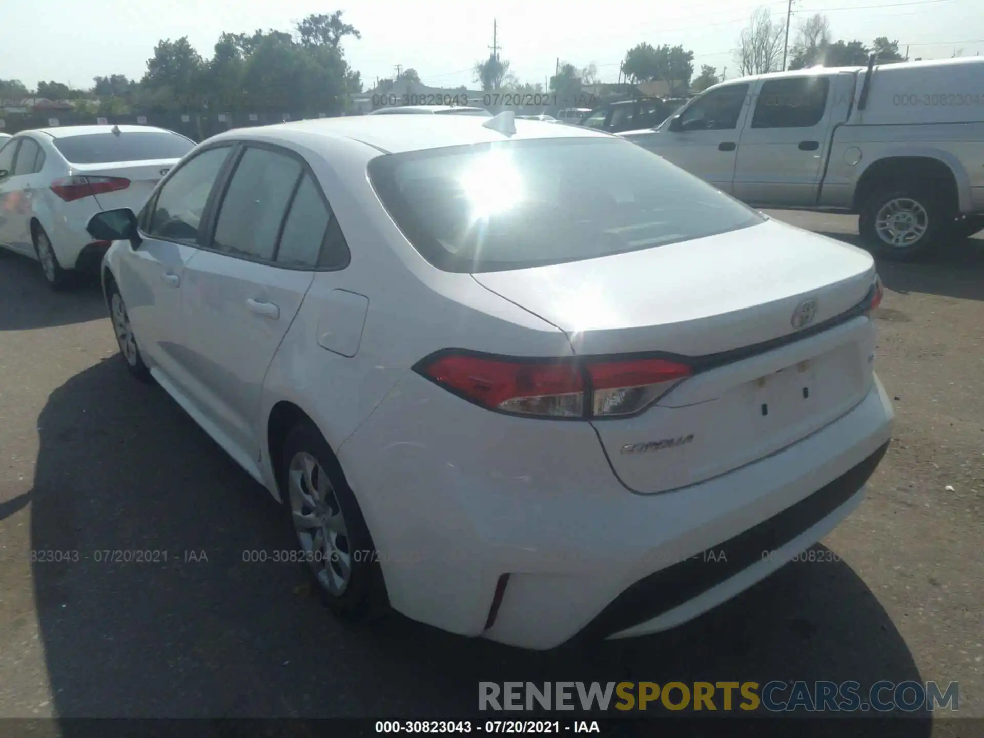 3 Photograph of a damaged car 5YFEPRAE5LP105790 TOYOTA COROLLA 2020