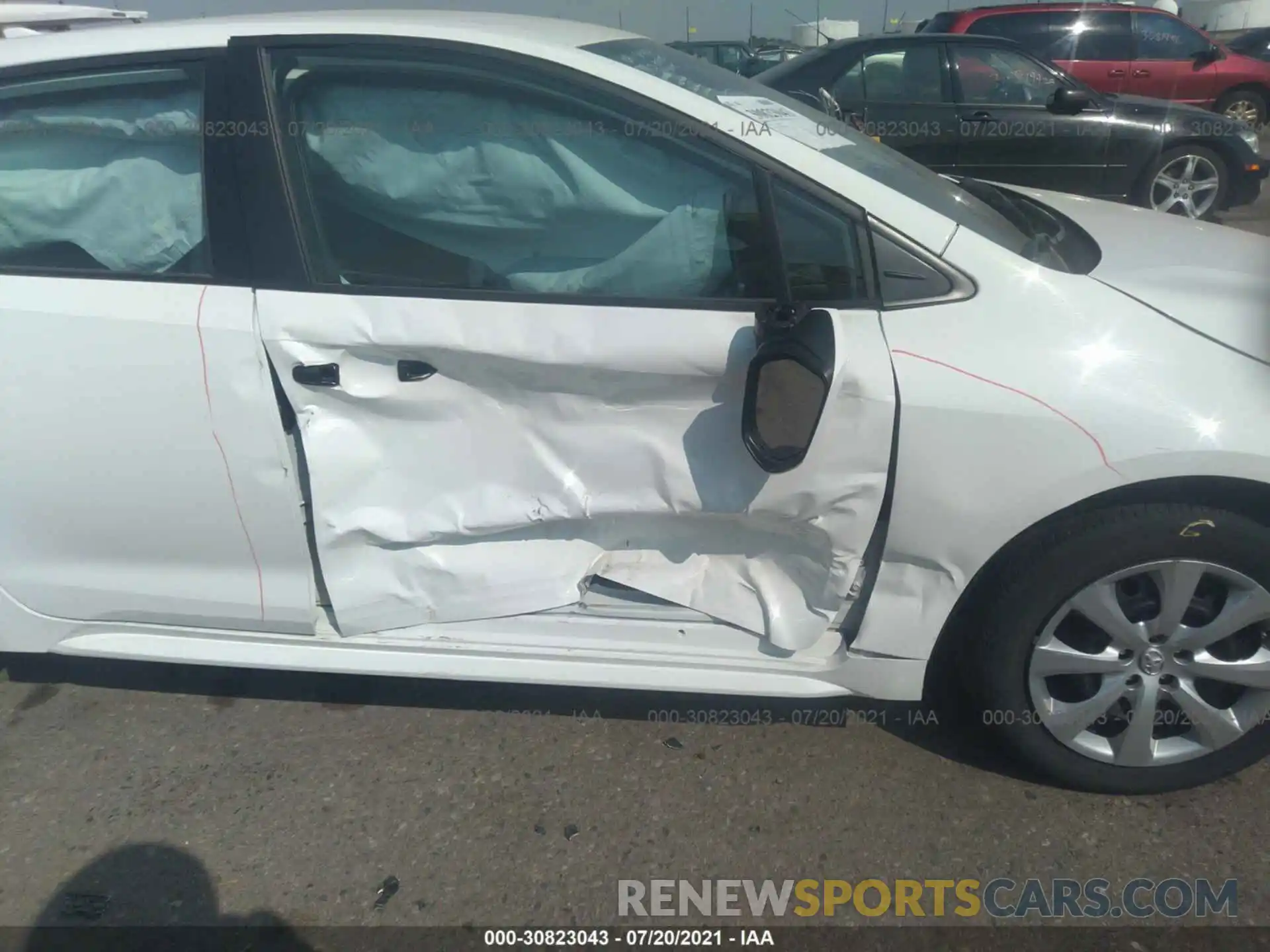 6 Photograph of a damaged car 5YFEPRAE5LP105790 TOYOTA COROLLA 2020