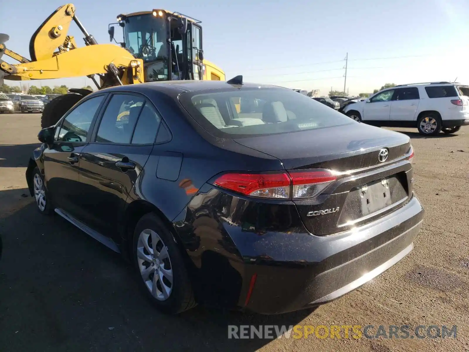 3 Photograph of a damaged car 5YFEPRAE5LP108043 TOYOTA COROLLA 2020