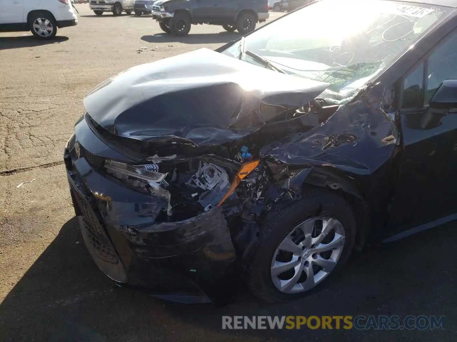 9 Photograph of a damaged car 5YFEPRAE5LP108043 TOYOTA COROLLA 2020