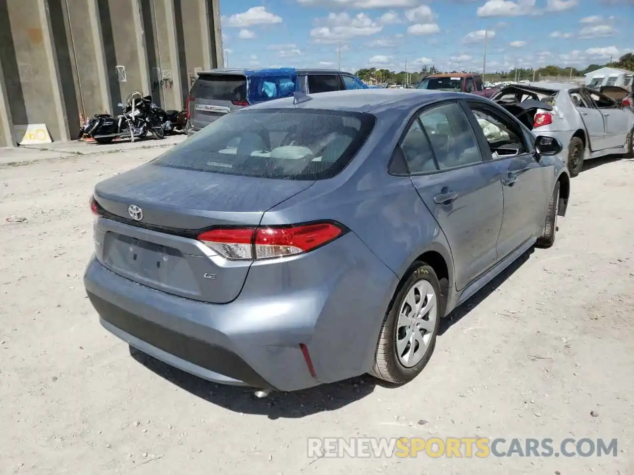 4 Photograph of a damaged car 5YFEPRAE5LP108107 TOYOTA COROLLA 2020